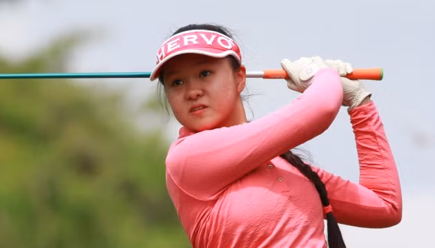 Vận động viên đội tuyển Golf quốc gia Hanako Kawasaki.