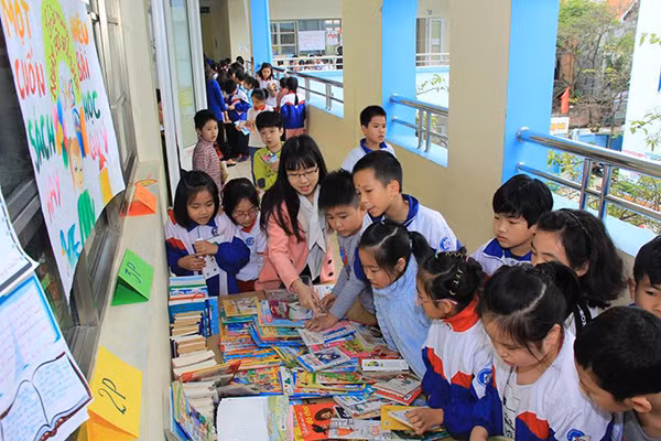 Năm 2018, mới chỉ áp dụng đại trà chương trình mới đối với lớp 1, còn các lớp đầu cấp khác sẽ lùi lại để có đủ thời gian chuẩn bị.