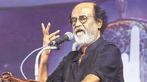 Rajinikanth nói chuyện với người hâm mộ hôm 16-5-2017.