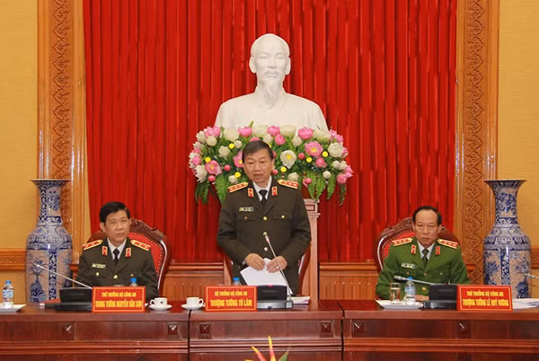 Bộ trưởng Tô Lâm phát biểu tại cuộc họp giao ban.