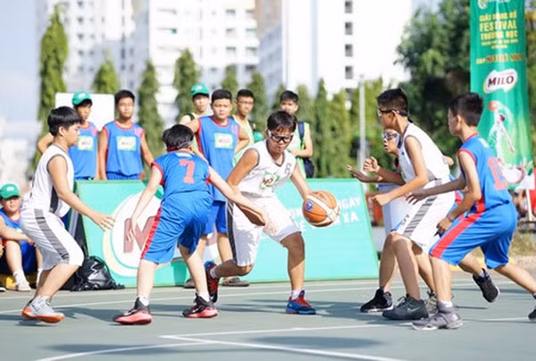 Giải bóng rổ học sinh tiểu học Hà Nội năm 2016.