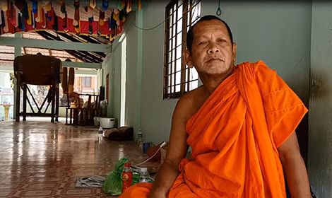 Đại đức Dương Xây: "Ảnh Phật Di Đà nào cũng in sẵn ánh hào quang".
