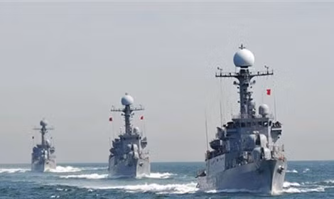 Tàu chiến Hải quân Hàn Quốc tập trận. Ảnh: Defense World.