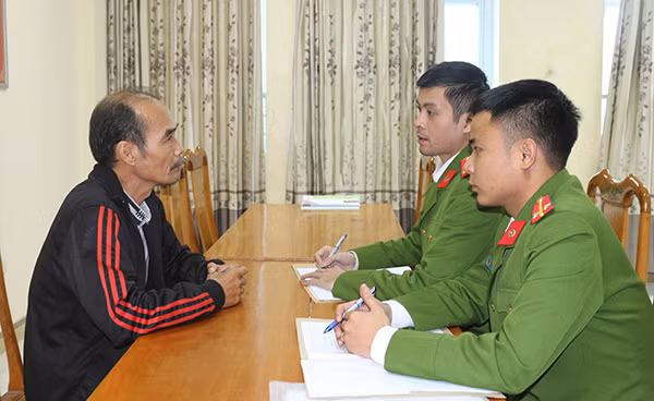 Đối tượng Nguyễn Phong Lục tại cơ quan điều tra.