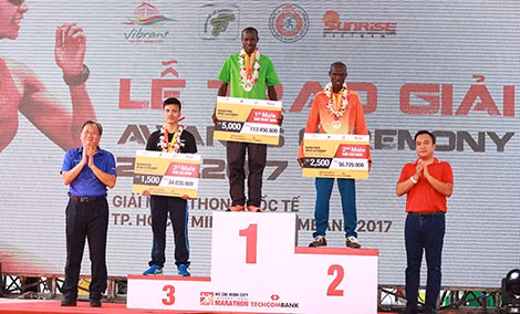 VĐV Đỗ Quốc Luật thi đấu thành công ngoài mong đợi tại giải Marathon Quốc tế TPHCM Techcombank 2017