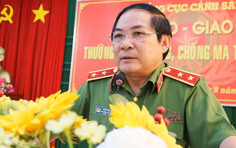 Trung tướng Đồng Đại Lộc, Phó Tổng cục trưởng Tổng cục Cảnh sát nhân dân phát biểu chỉ đạo hội thảo. Trung tướng Đồng Đại Lộc, Phó Tổng cục trưởng Tổng cục Cảnh sát nhân dân phát biểu chỉ đạo hội thảo.