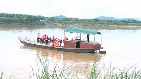 Bến đò thực hiện nghiêm chỉnh các quy định về đảm bảo an toàn.