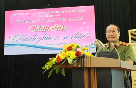 Trung tướng Bùi Mậu Quân phát biểu tại Diễn đàn. Trung tướng Bùi Mậu Quân phát biểu tại Diễn đàn.