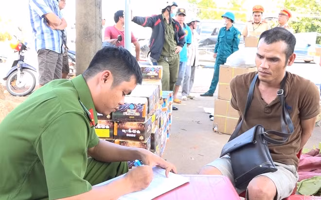 Công an làm việc với đối tượng Nguyễn Ngọc Phong.