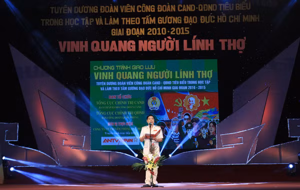 Trung tướng Nguyễn Xuân Mười phát biểu khai mạc chương trình.