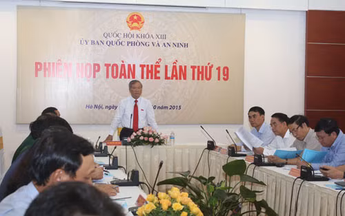 Chủ nhiệm Ủy ban QPAN Nguyễn Kim Khoa chủ trì phiên họp.