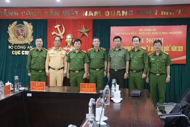 Đại diện lãnh đạo các đơn vị tại Hội nghị
