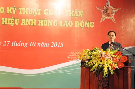Chủ tịch UBND TP Hà Nội Nguyễn Thế Thảo ghi nhận nỗ lực của BV Đa khoa Xanh Pôn. Chủ tịch UBND TP Hà Nội Nguyễn Thế Thảo ghi nhận nỗ lực của BV Đa khoa Xanh Pôn.