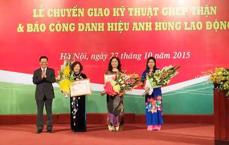UBND TP Hà Nội tặng Bằng khen cho các tập thể và cá nhân có những thành tích xuất sắc UBND TP Hà Nội tặng Bằng khen cho các tập thể và cá nhân có những thành tích xuất sắc