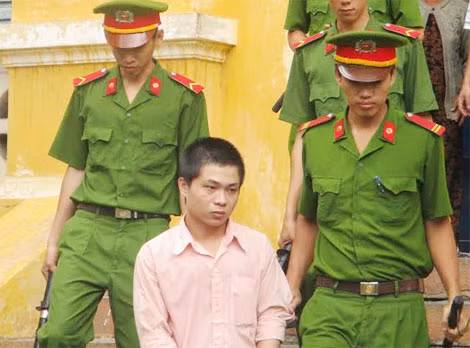 Bị cáo Hùng sau phiên xử.