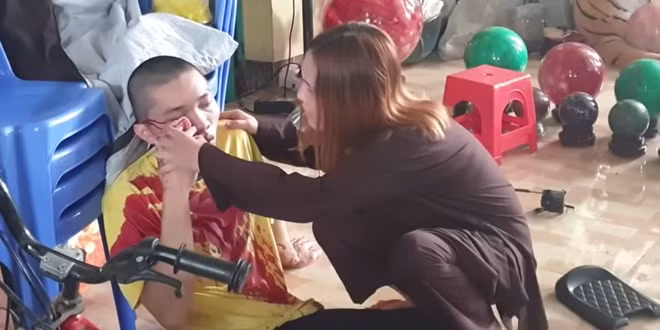Một người trong căn nhà bị thương tích