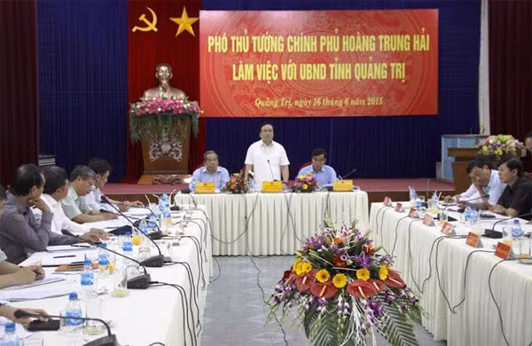 Phó Thủ tướng Hoàng Trung Hải làm việc với UBND tỉnh Quảng Trị về công tác chống hạn trên địa bàn.