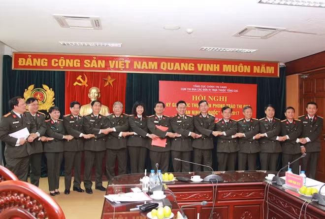 Các đơn vị ký kết giao ước thi đua năm 2017