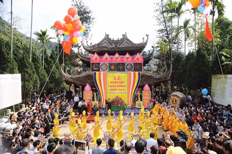 Khai mạc lễ hội Chùa Hương.