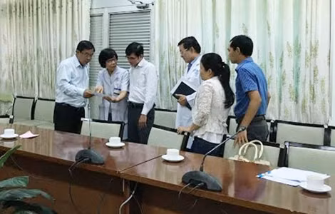 Buổi trao đổi gặp gỡ giữa đại diện báo Long An, nhà báo Hữu Bằng với “Đơn vị Điều phối ghép tạng của BV Chợ Rẫy” ngày 20-4 về kết quả xét nghiệm và hướng điều trị cho anh trong thời gian tới.