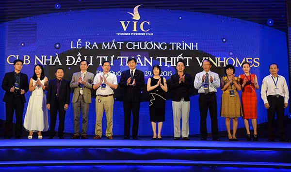 Vinhomes Investors Club đã ra mắt và họp mặt tại Vinpearl Phú Quốc với hơn 300 khách hàng thân thiết của Vinhomes.