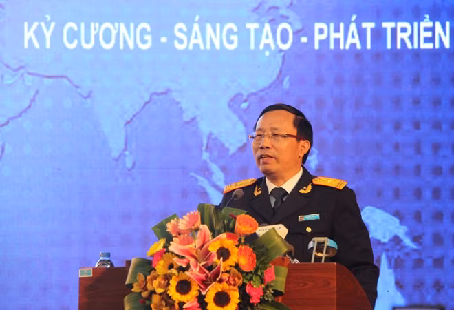 Ông Nguyễn Văn Cẩn Tổng cục trưởng Tổng cục Hải quan phát biểu tại Hội nghị