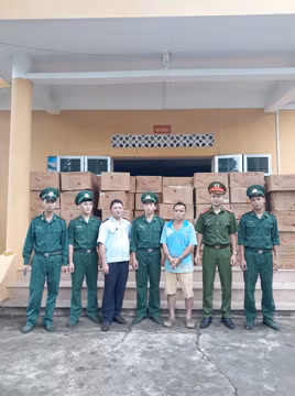 Đối tượng Đoàn Diệu Phi bị lực lượng Bộ đội Biên phòng phát hiện, bắt giữ cùng 2.552 kg pháo nổ. Đối tượng Đoàn Diệu Phi bị lực lượng Bộ đội Biên phòng phát hiện, bắt giữ cùng 2.552 kg pháo nổ.