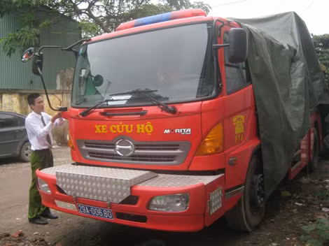 Phòng Hoàn Kiếm, xe cứu hỏa phải đắp bạt, phơi sương gió ngày đêm.