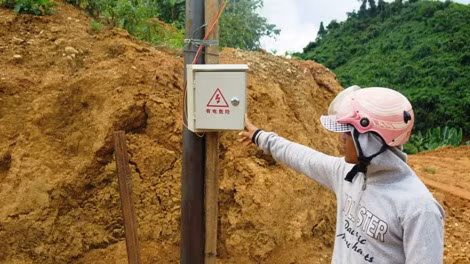 Các máy móc, thiết bị điện đều ghi hướng dẫn sử dụng bằng tiếng Trung Quốc.