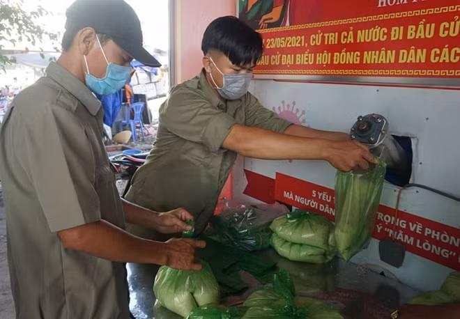 Khởi động lại cây ATM gạo giúp người dân khó khăn vượt qua thời điểm dịch bệnh.