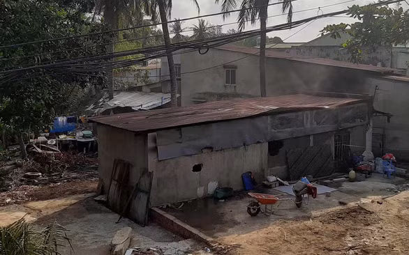 Căn nhà cấp 4 nơi 6 người tử vong chỉ có một lối thoát hiểm duy nhất.