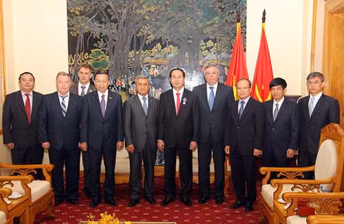 Các đại biểu tại buổi tiếp.