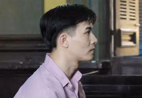 Bị cáo Liêm đang nghe tuyên án.