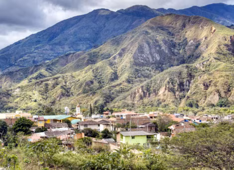 Ngôi làng Vilcabamba và cây Willka.