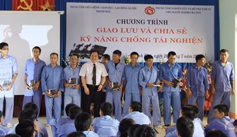 Một buổi giao lưu và chia sẻ kỹ năng chống tái nghiện tại trung tâm chữa bệnh giáo dục lao động xã hội Thanh Hóa.