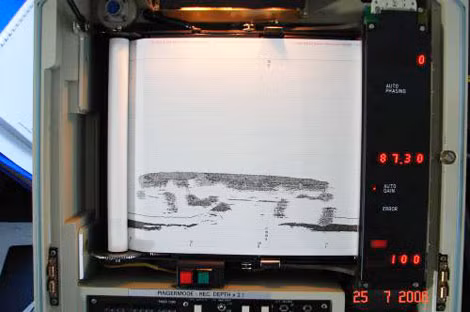 Vị trí đắm của "Graf Zeppelin" được xác định qua màn hình radar trên tàu ORP Arctowski.