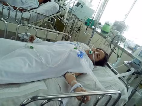 Nạn nhân Huệ Linh vẫn đang được hồi sức tích cực tại bệnh viện Chợ Rẫy.