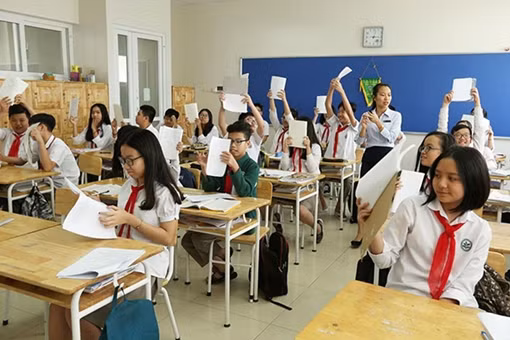 Học sinh lớp 1, 2 thực hiện bài kiểm tra định kỳ bằng hình thức trực tiếp ảnh 3