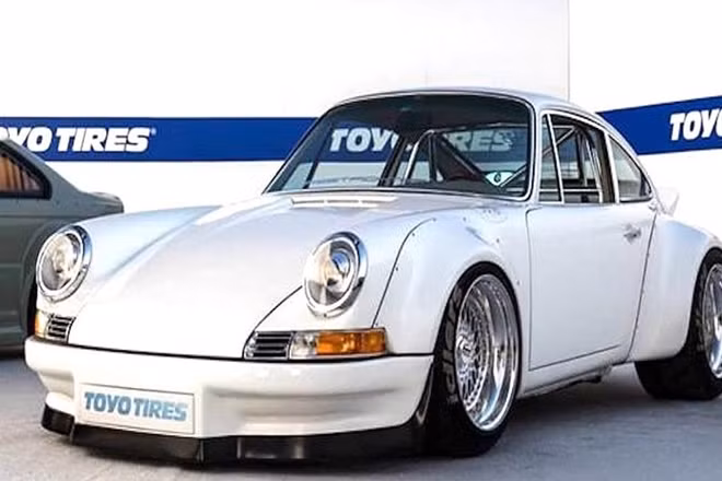 Chiếc Porsche 911 cổ chạy... điện.