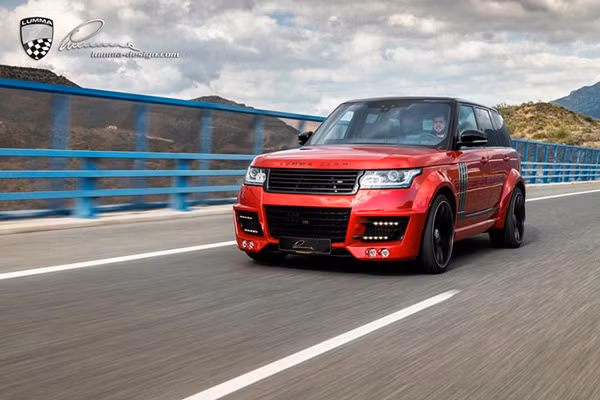 Lumma là một địa điểm đặc biệt, nơi các mẫu Ranger Rover đi vào, và những quái vật đi ra khi xe bị tước bỏ hết những dấu ấn ban đầu của nhà sản xuất và khoác lên một bộ áo màu mè quá độ. Có lẽ người ta sẽ chẳng nói gì nếu chúng được mang nhãn hiệu Lumma thay vì Range Rover.
