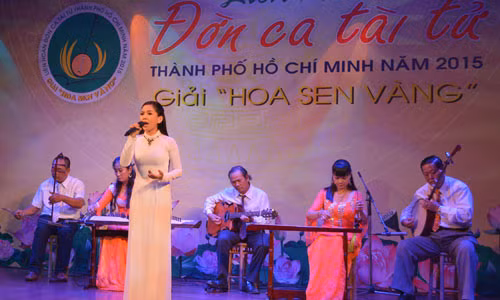 Tiết mục dự thi của CLB đờn ca tài tử quận Tân Phú.