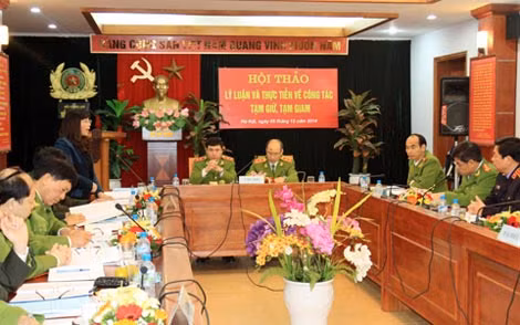 Các đại biểu đã nêu lên những hạn chế còn tồn tại của công tác quản lý giam, giữ.