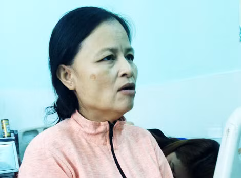 Bà Tuyết, mẹ em T. chia sẻ về sự việc xảy ra với con gái mình.