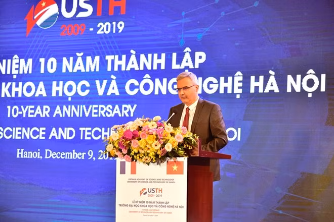 Ngài Nicolas Warnery, Đại sứ đặc mệnh toàn quyền Pháp tại Việt Nam phát biểu tại lễ kỷ niệm