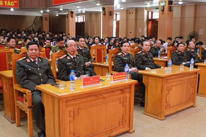 Lãnh đạo Học viện ANND và các đại biểu tham dự buổi gặp mặt