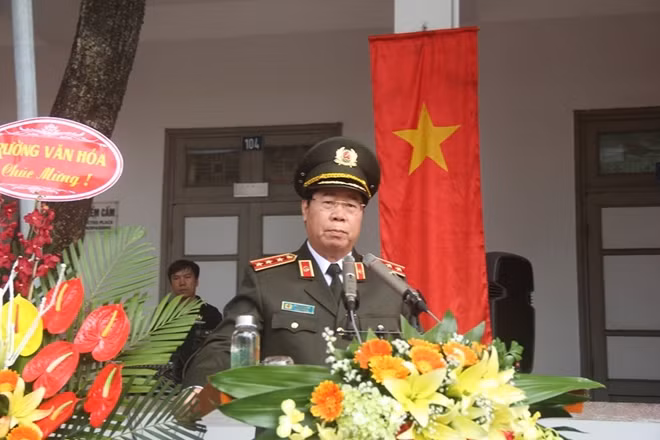 Thứ trưởng Bùi Văn Nam phát biểu chỉ đạo tại lễ khai giảng