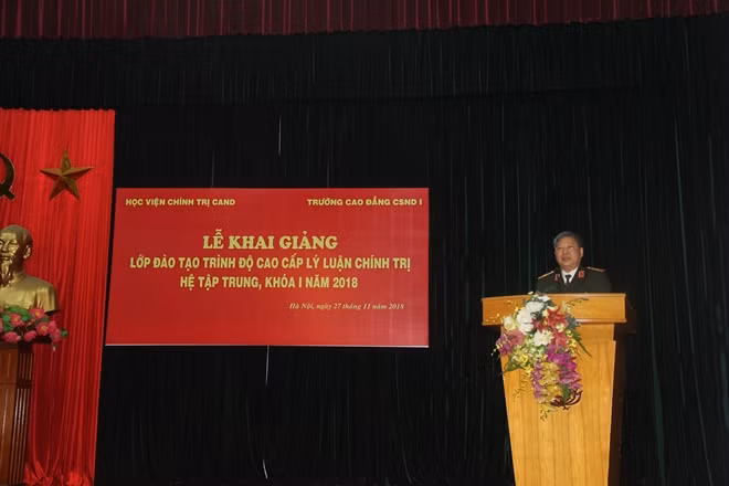 Thiếu tướng Nguyễn Văn Ly, Phó Cục trưởng Cục đào tạo, Bộ Công an phát biểu chỉ đạo tại lễ khai giảng