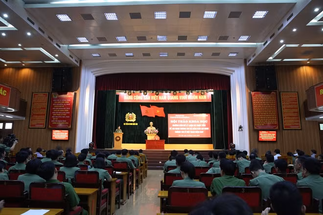 Các đại biểu tham dự Hội thảo