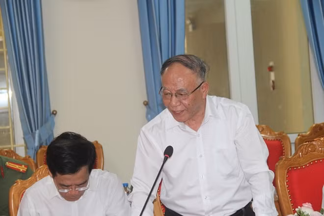 GS.TS Hoàng Chí Bảo phát biểu tại Hội thảo