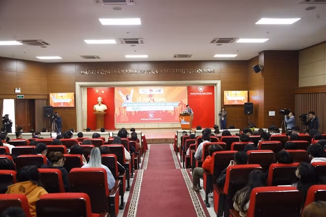 Đại diện Ban Tổ chức phát động cuộc thi Vô địch Tin học văn phòng thế giới- Viettel năm 2020